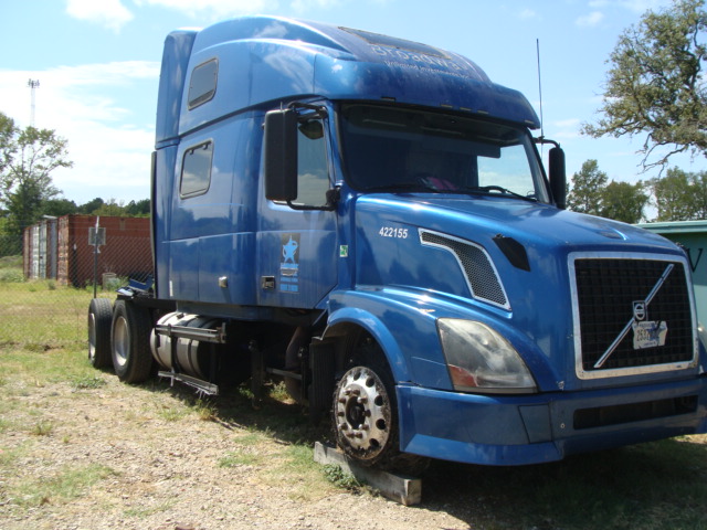 2010 Volvo VNL64T780 - photo 2