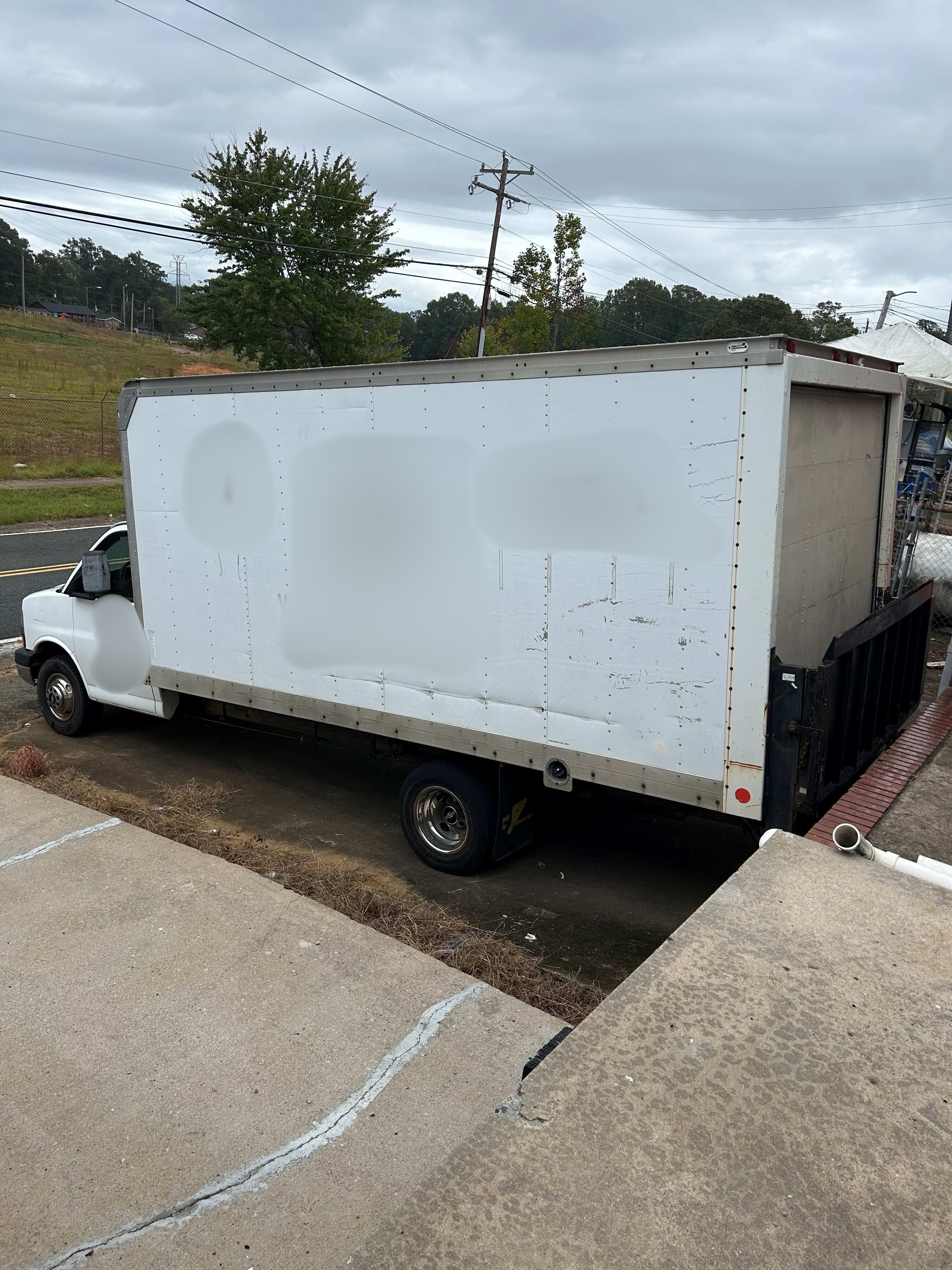 2006 Chevrolet 3500 16ft Box Truck - photo 4