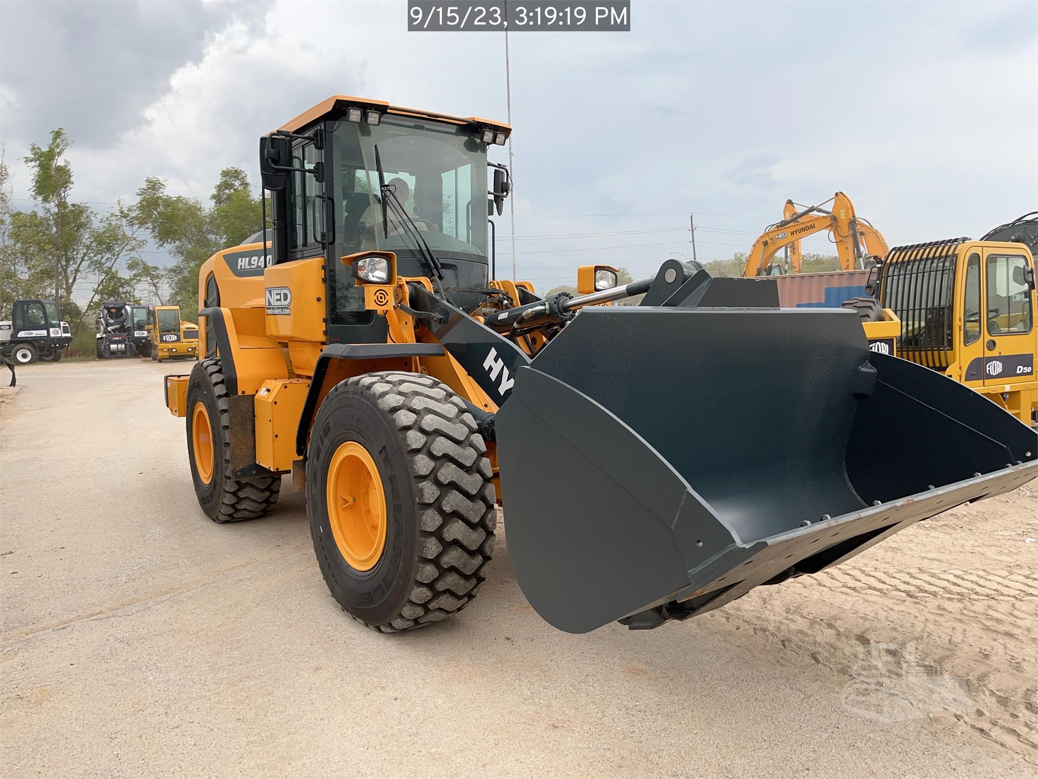 2023 HYUNDAI HL940A Wheel Loader - photo 2