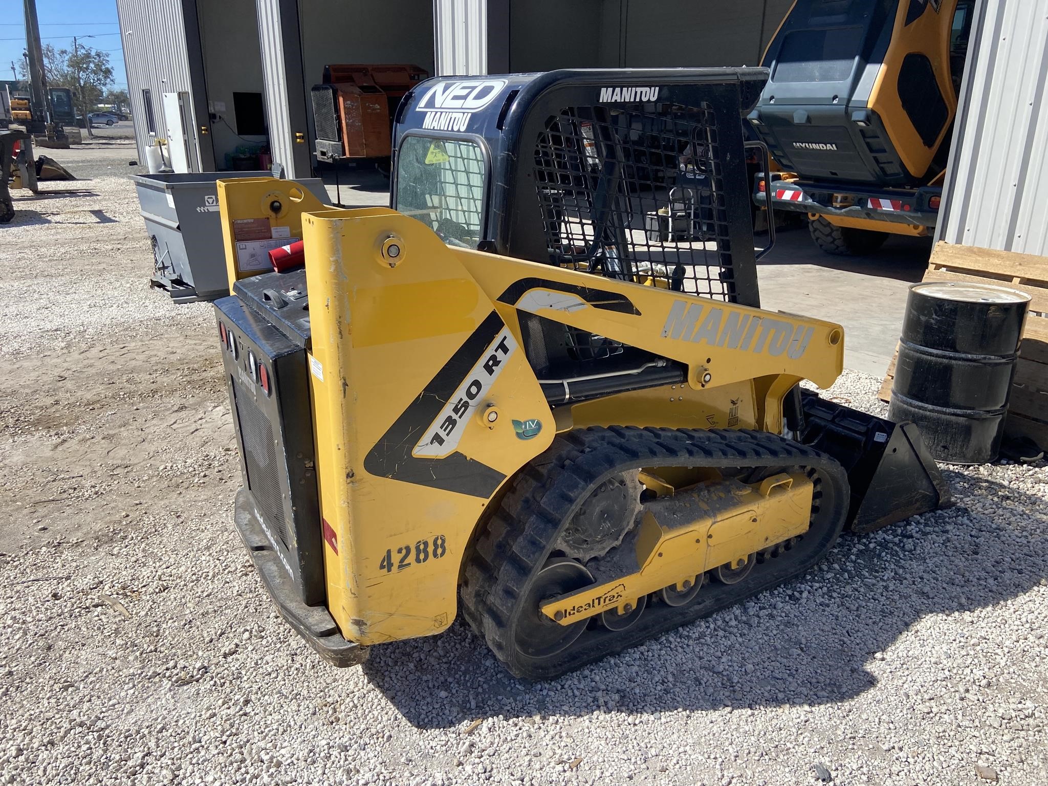 2022 MANITOU 1350RT Track Skid Steer - photo 3