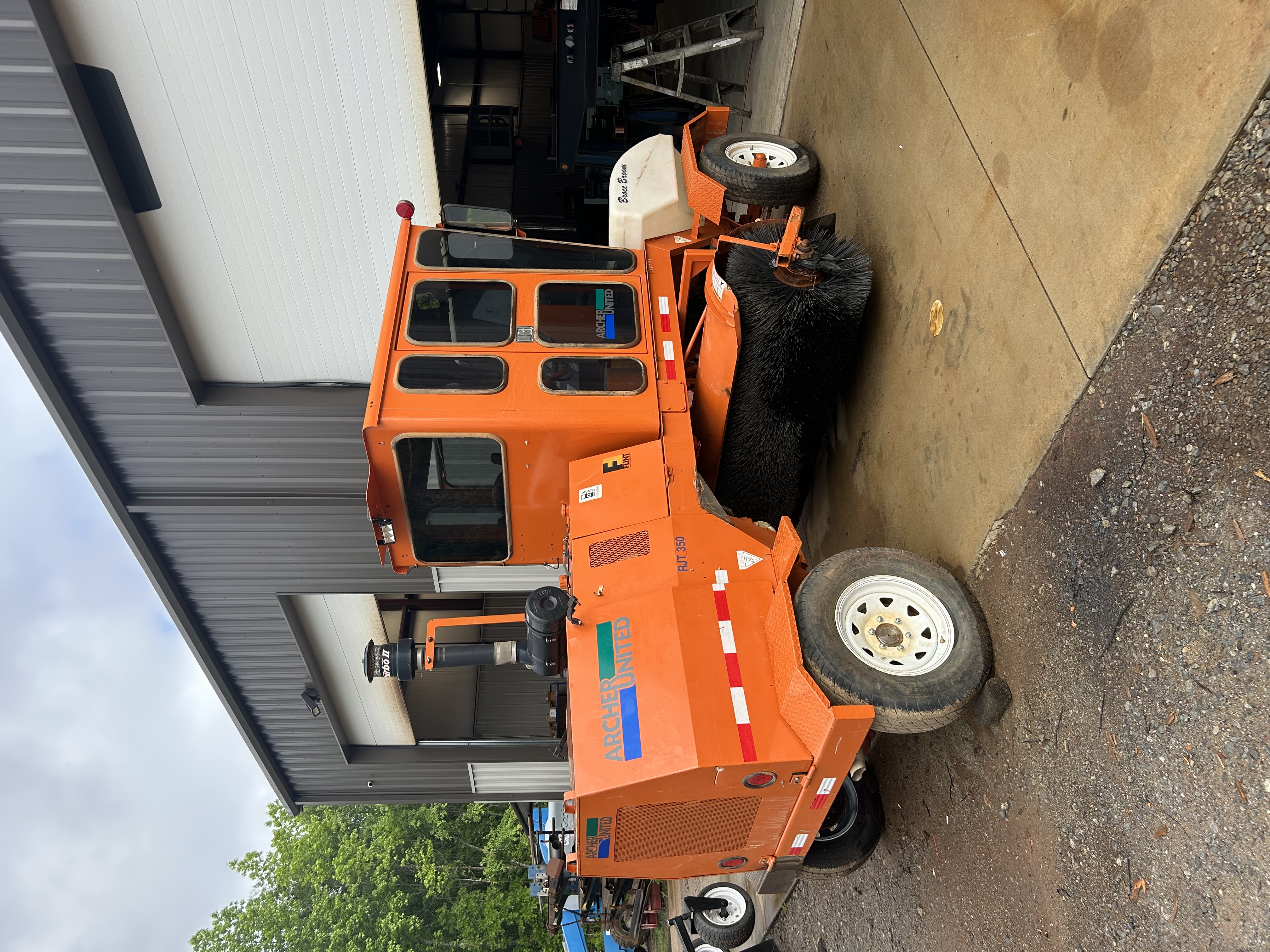 2021 Broce RJT350