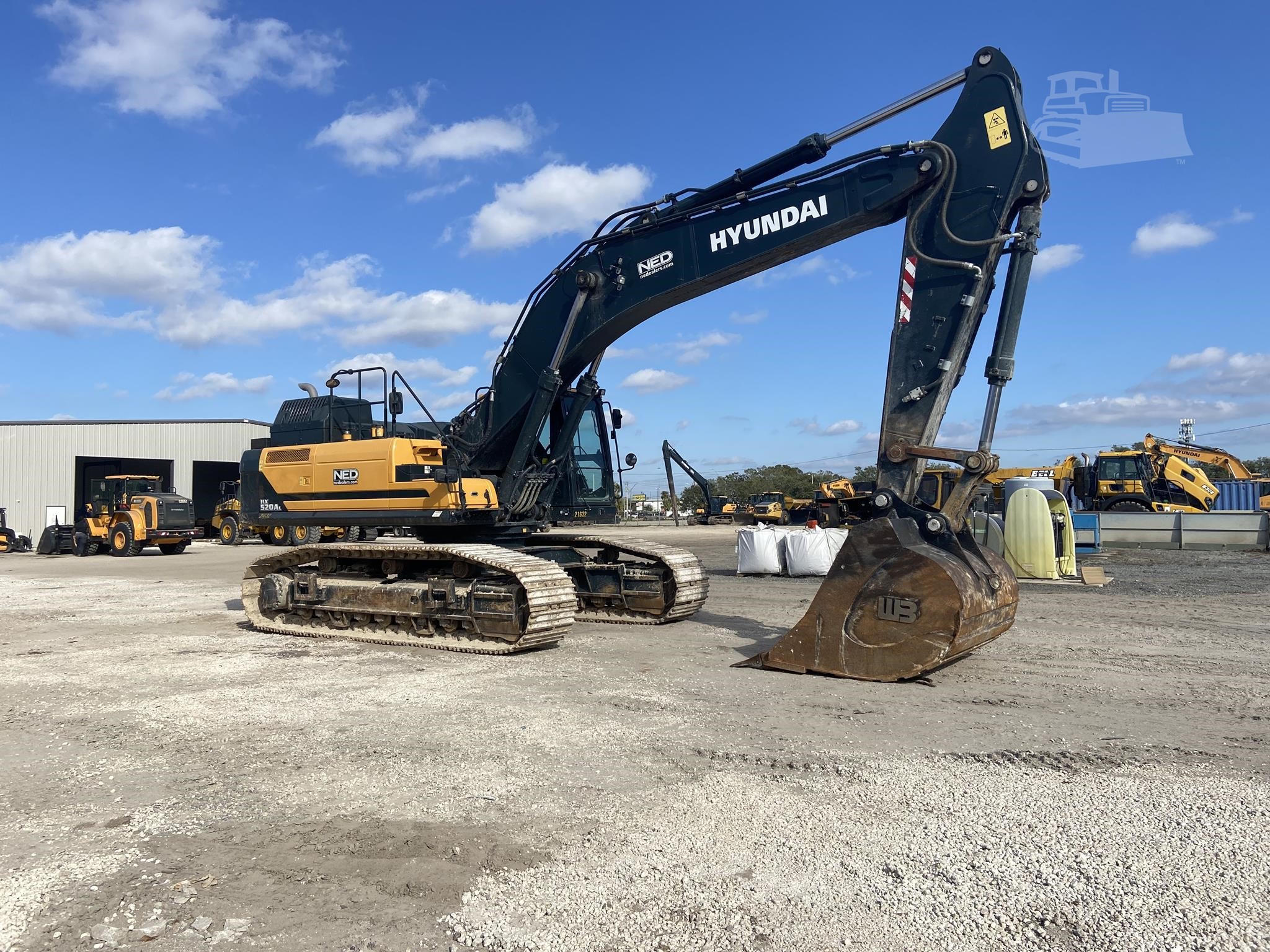 2023 HYUNDAI HX520AL Used Crawler Excavator - photo 2