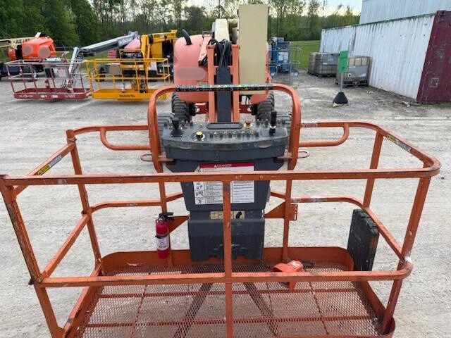 2013 JLG 450AJ - photo 2