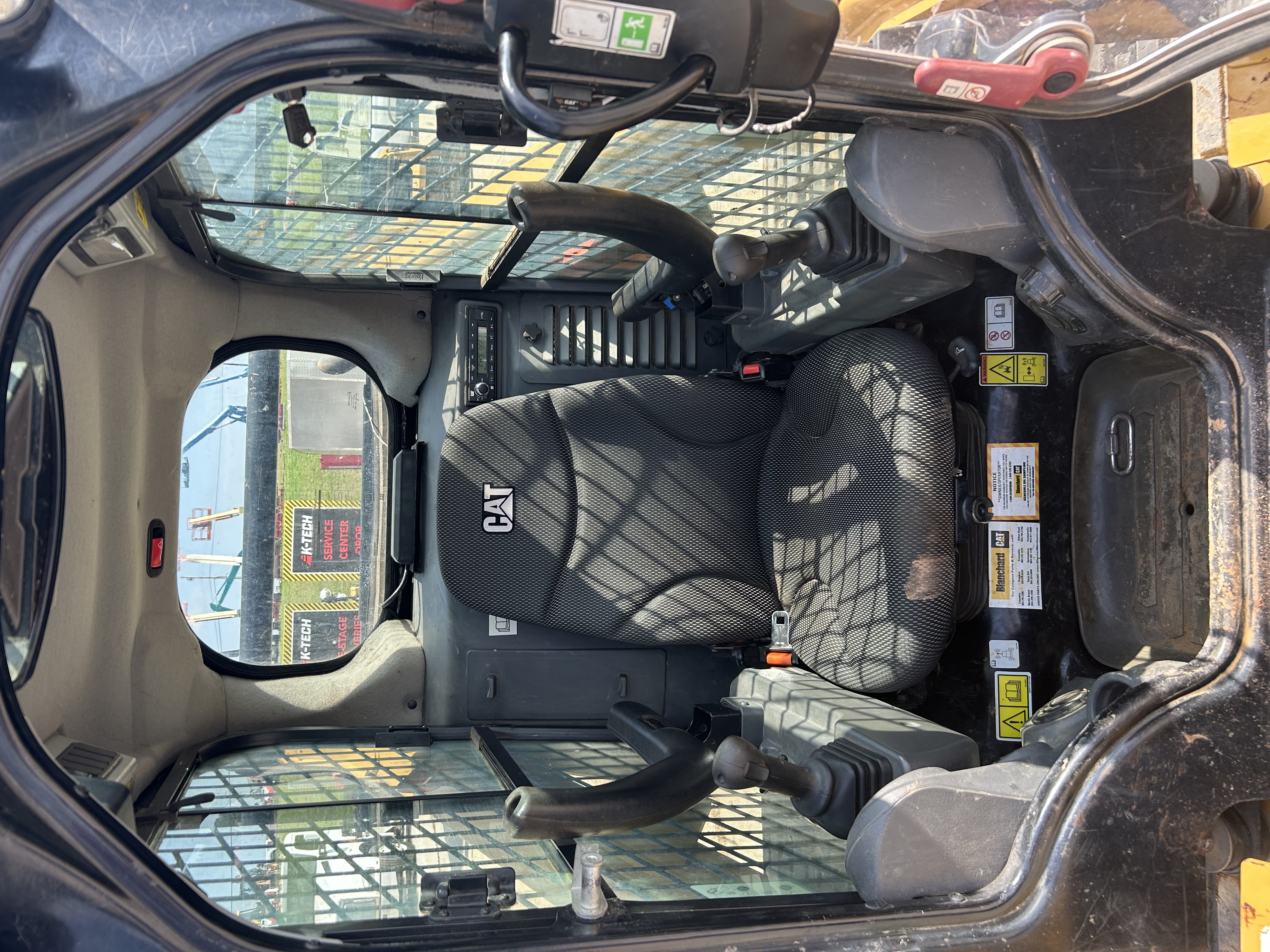 2023 Cat 259D3 - photo 6