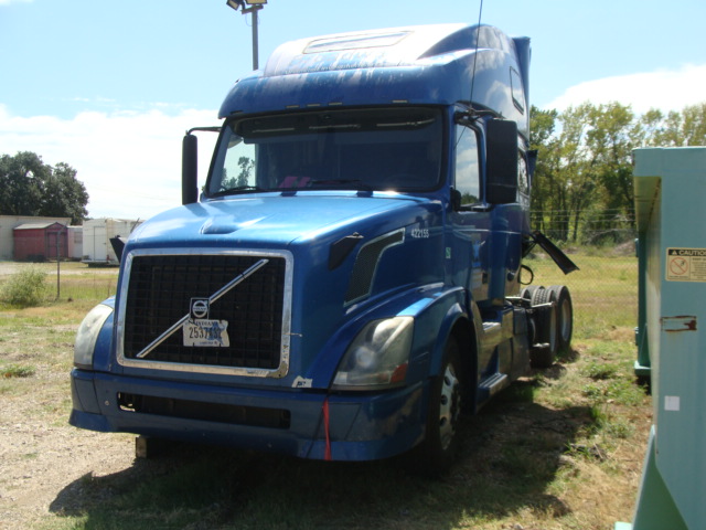 2010 Volvo VNL64T780