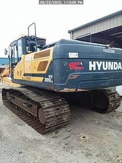 2016 HYUNDAI HX300 LR Crawler Excavator - photo 3