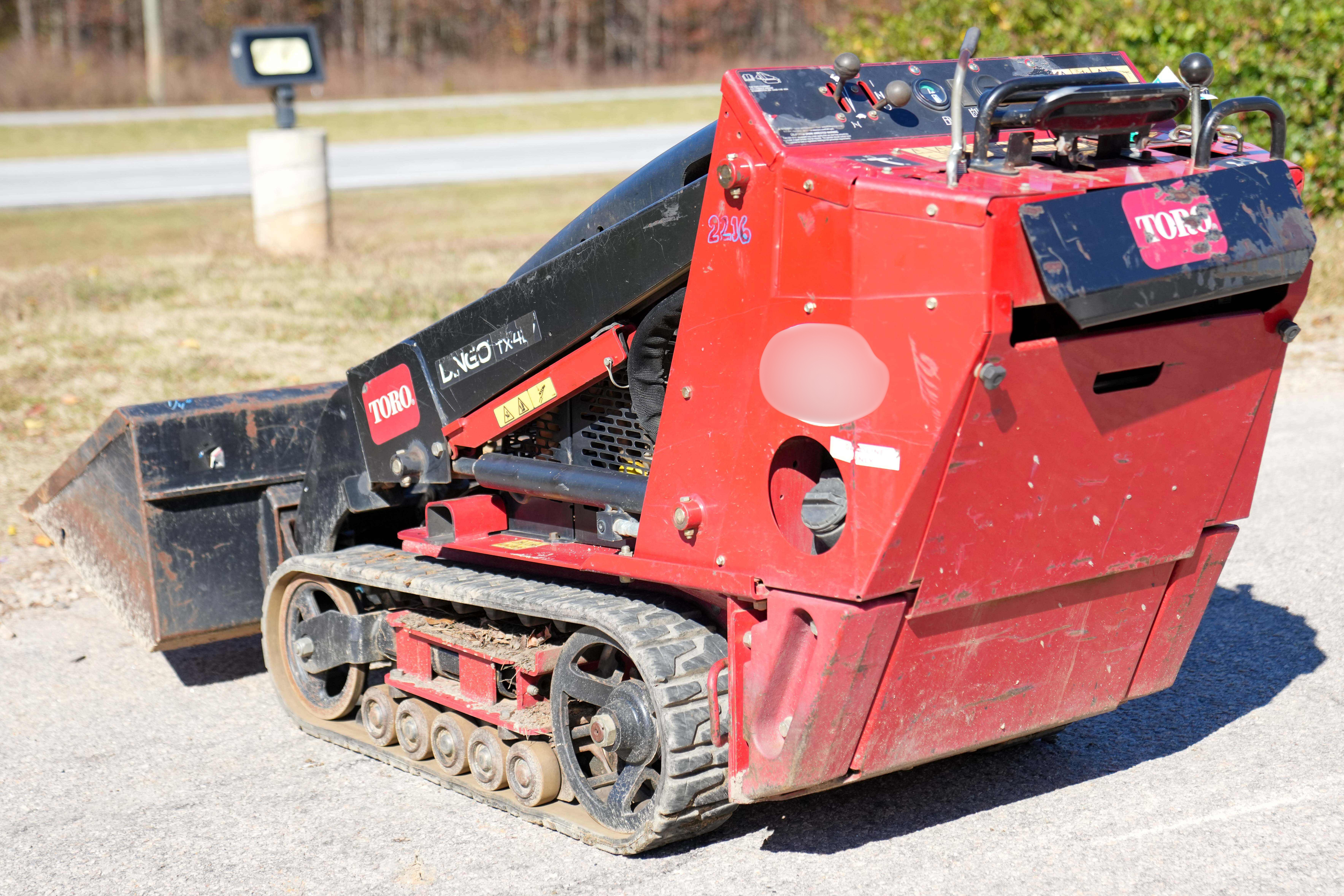 2022 Toro Dingo TX-427 Mini Skid Steer Loader - photo 3