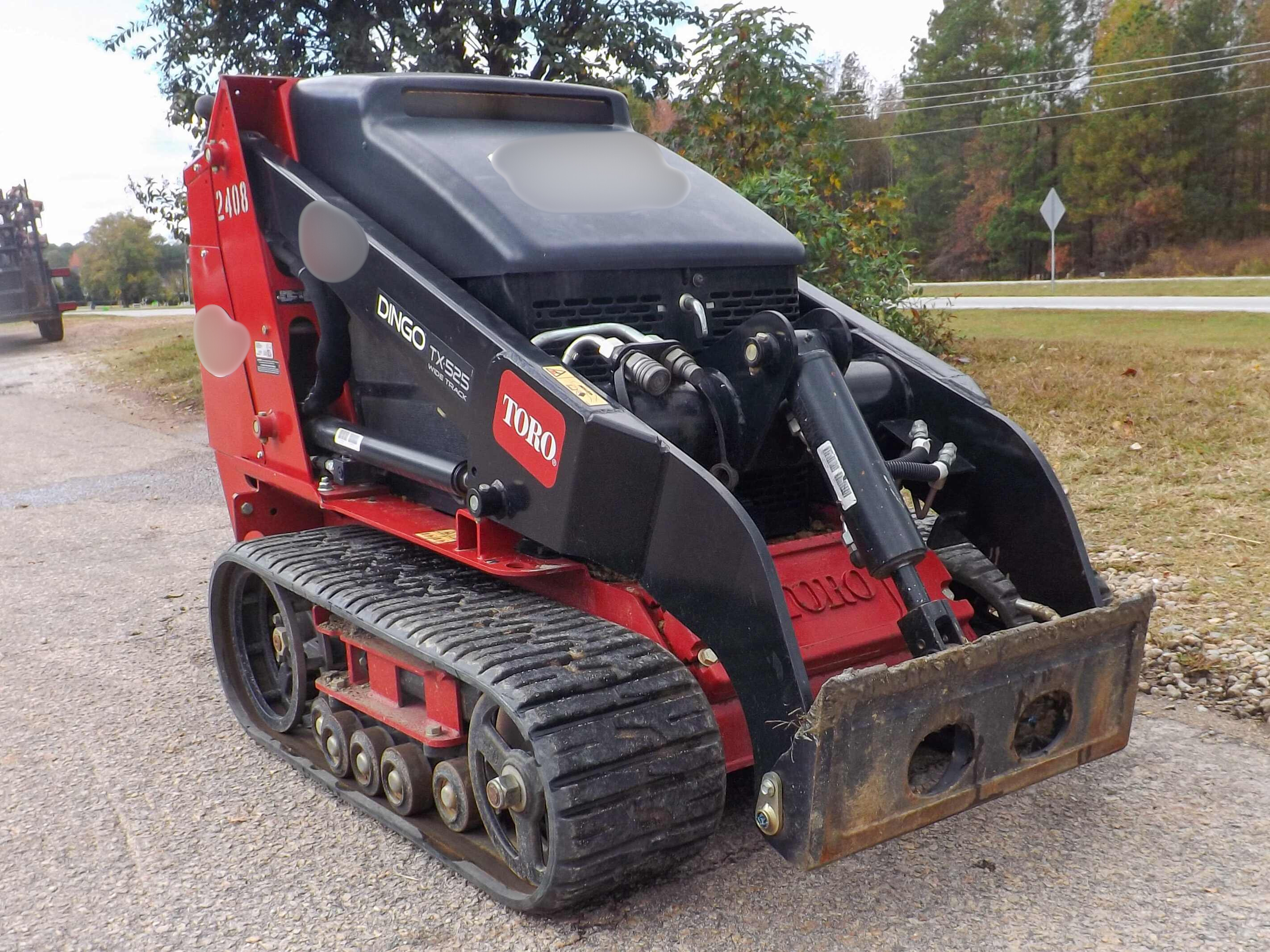 2024 Toro TX-525 Mini Skid Steer Loader - photo 2