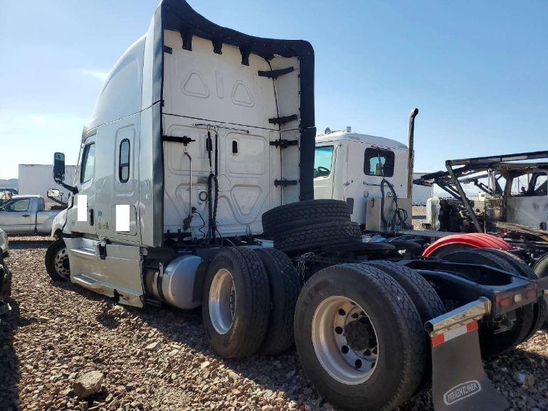 2021 Freightliner Cascadia - photo 4
