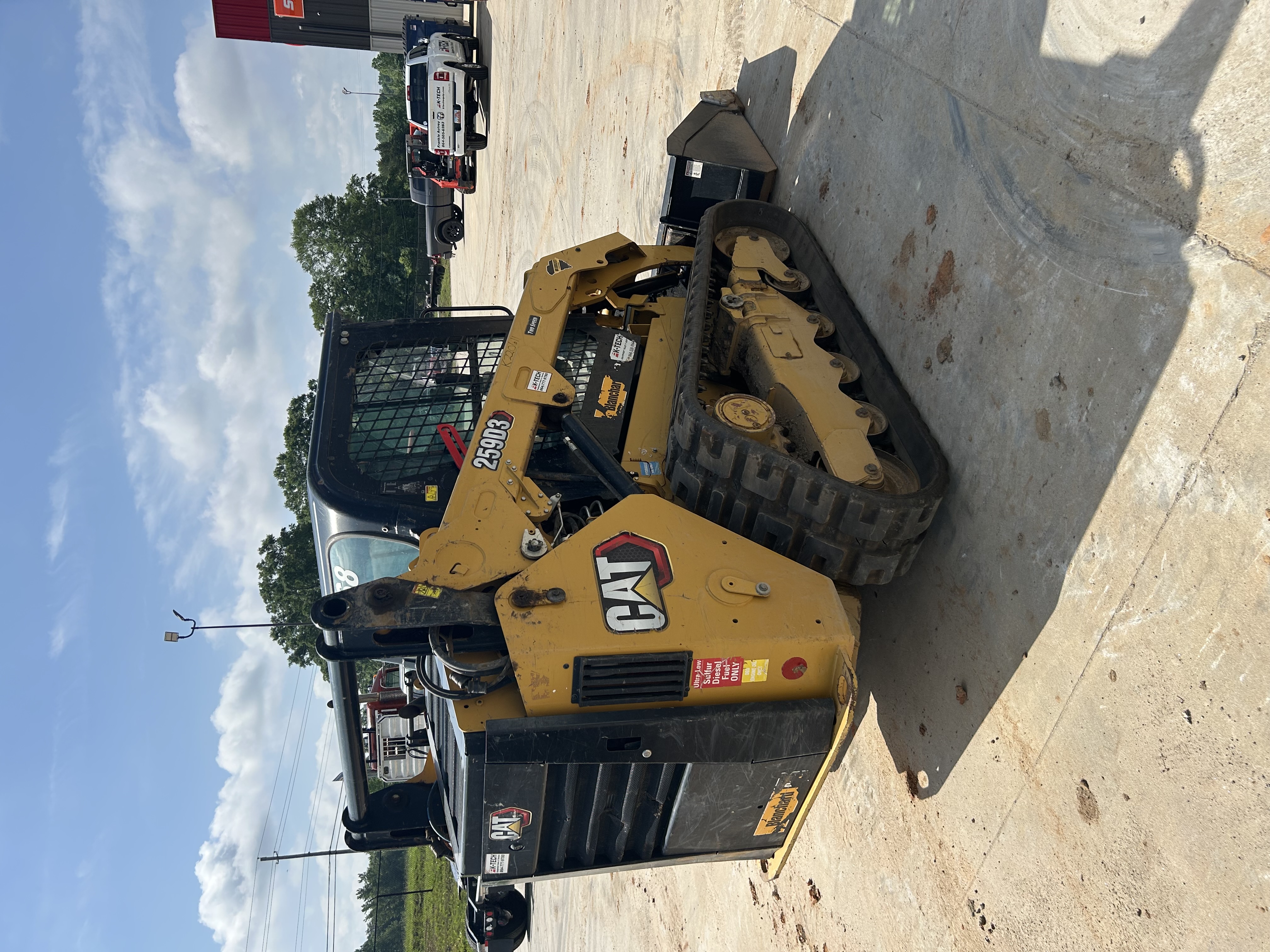 2023 CAT  259D3 - photo 2