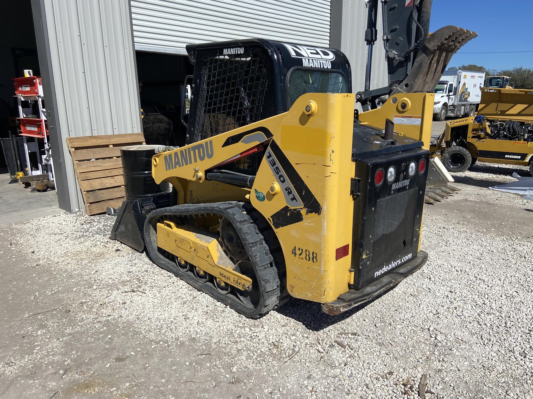 2022 MANITOU 1350RT Track Skid Steer - photo 4