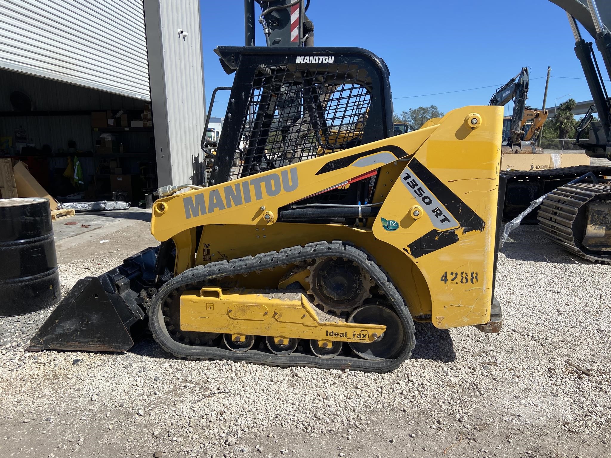 2022 MANITOU 1350RT Track Skid Steer