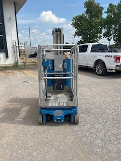 2015 Genie GR 20 Scissor Lift - photo 5
