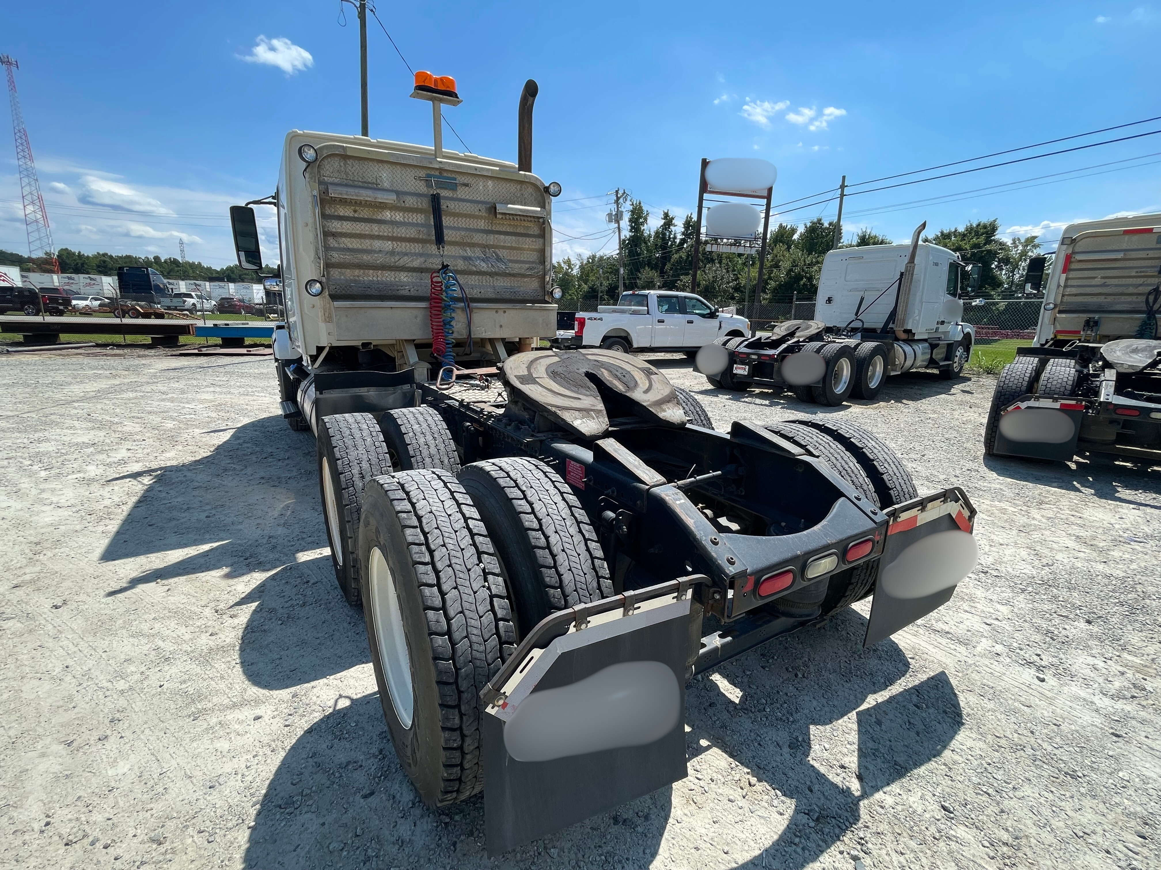 2014 Volvo VNL - photo 4