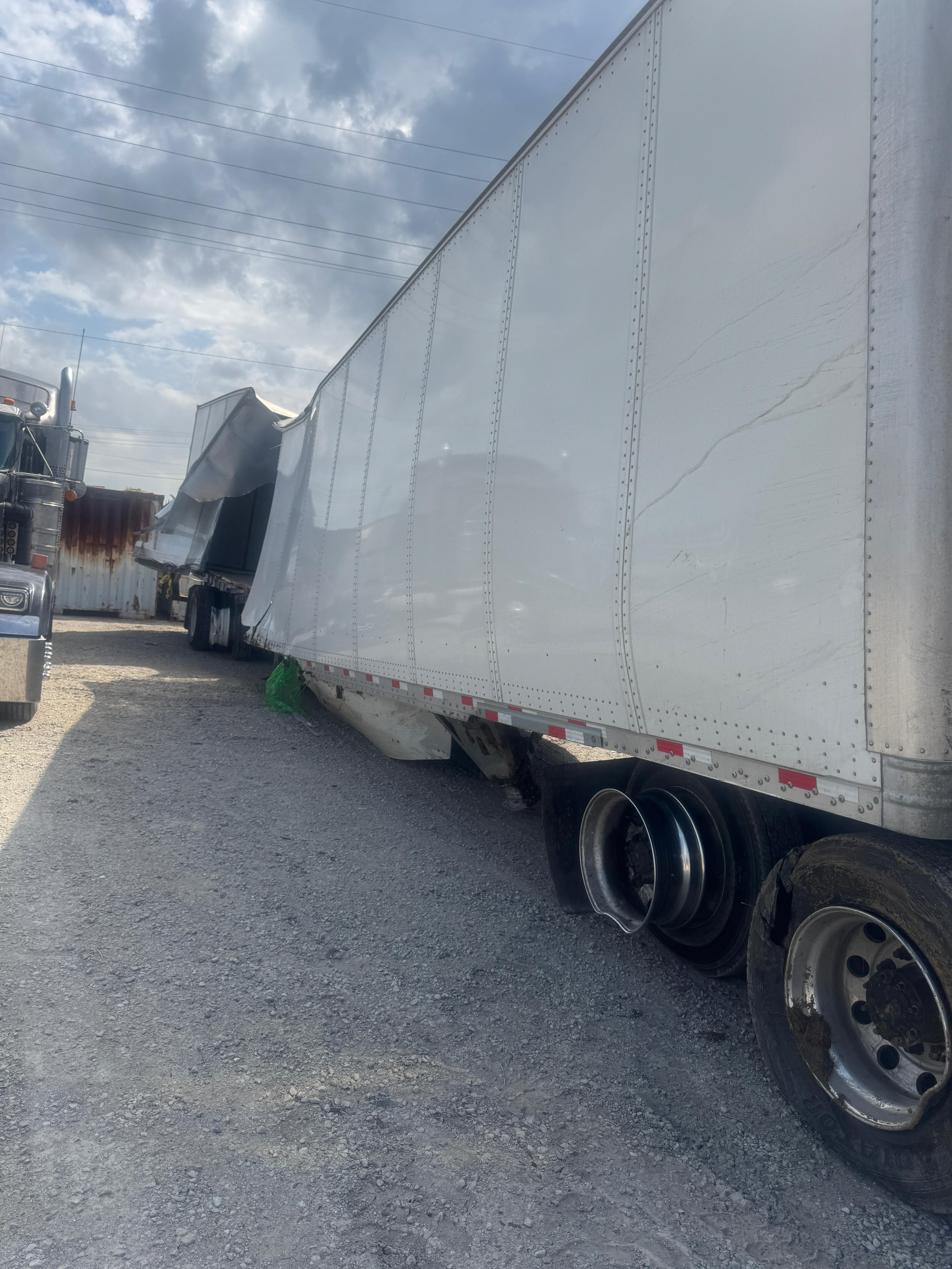 2025 Hyundai Dry Van Trailer 