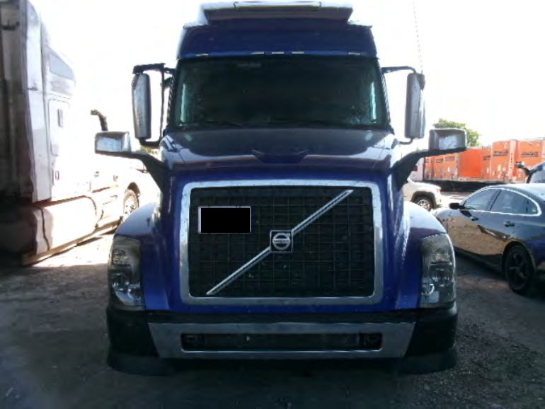 CLEAN TITLE 2016 Volvo VNL780 - photo 3