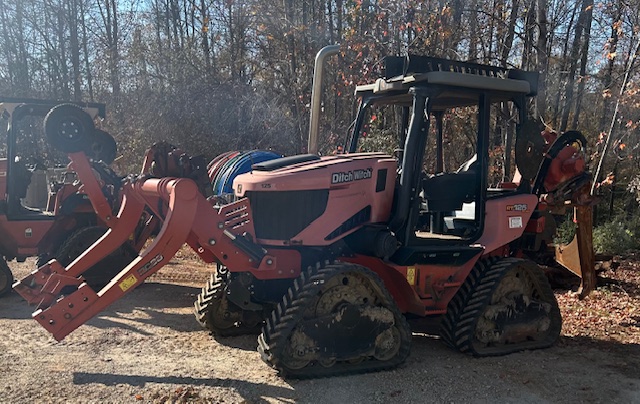2016 Ditch Witch RT125 Quad Trencher - photo 2