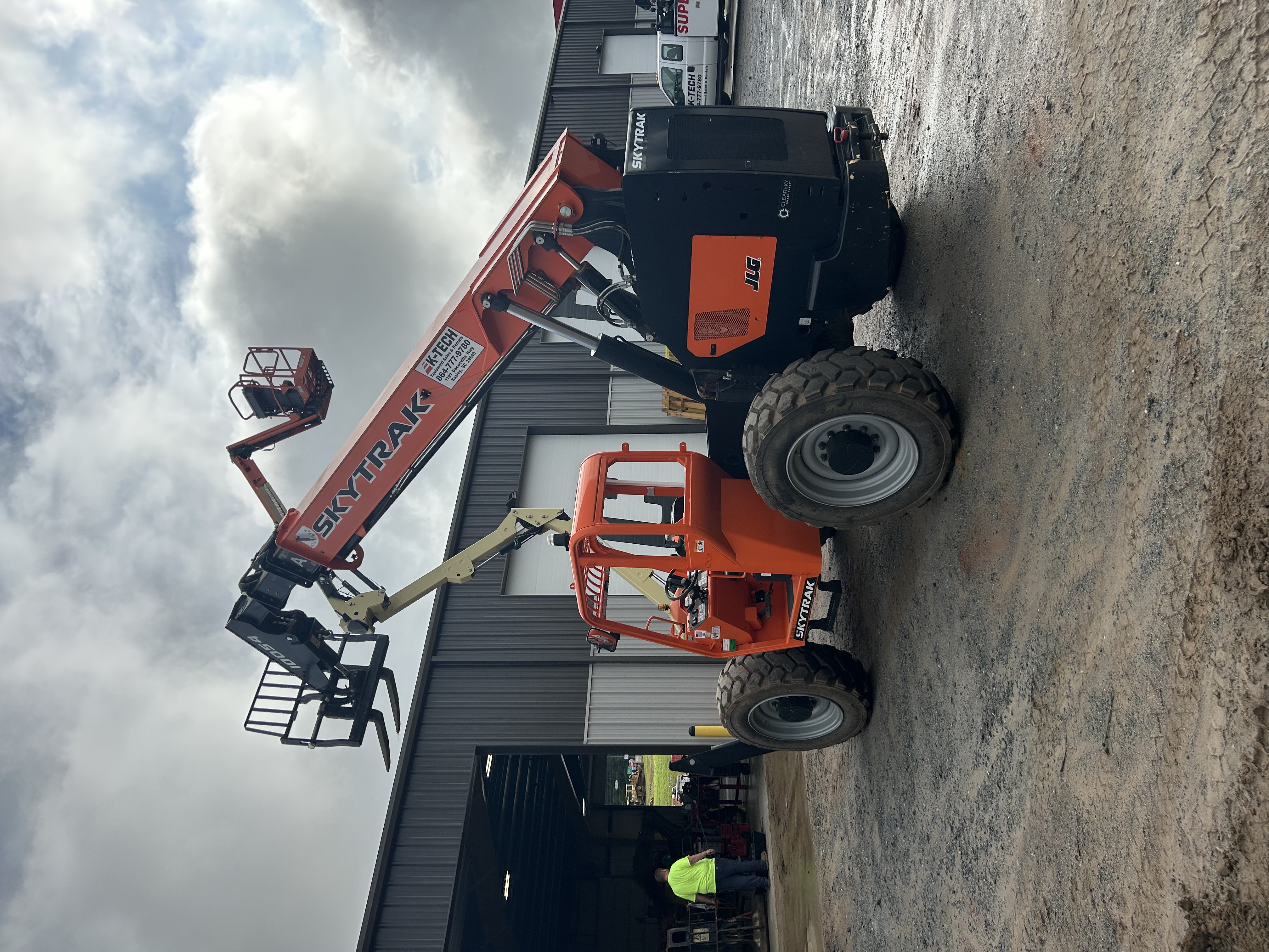 2024 JLG 10054 SkyTrak - photo 3