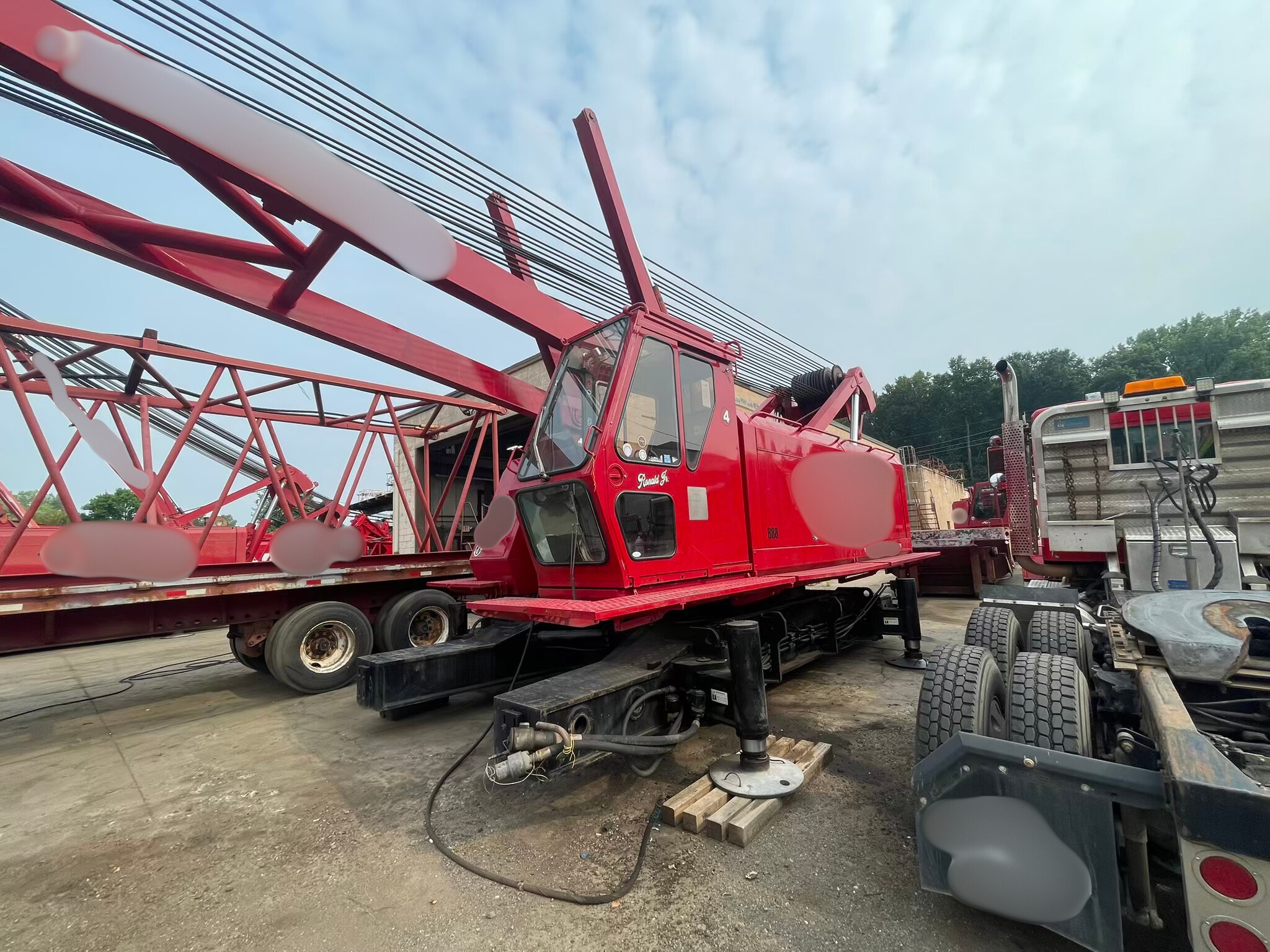Manitowoc 888 Crawler Crane - photo 3