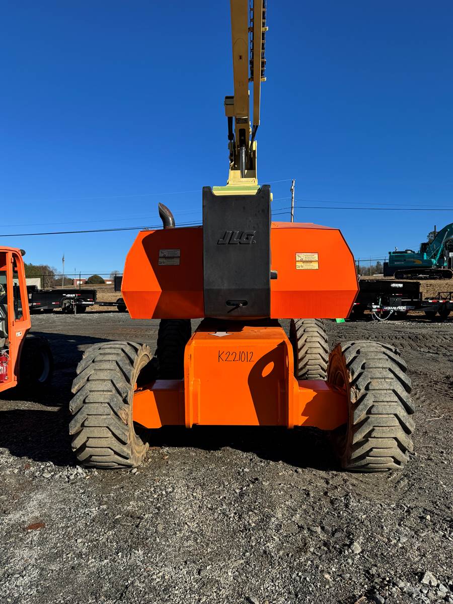 2013 JLG 800A Boom Lift - photo 3