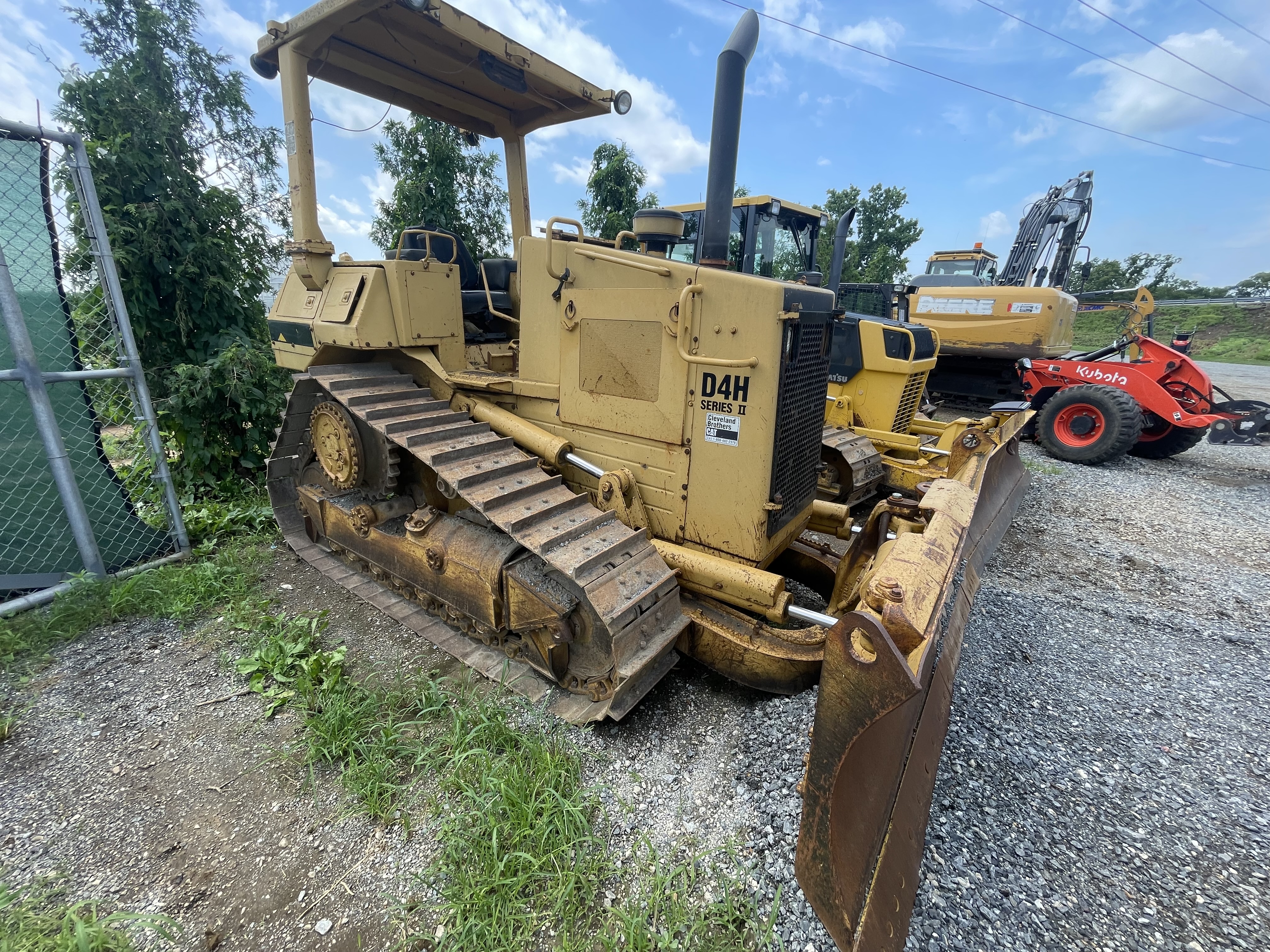 Caterpillar D4H  - photo 3